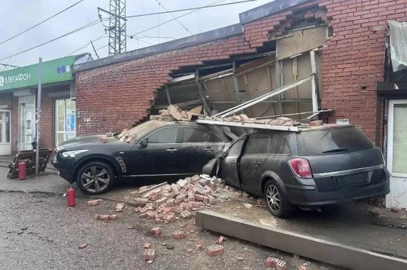 В Голицыно &laquo;Опель&raquo; протаранил стену торгового центра (2026)
