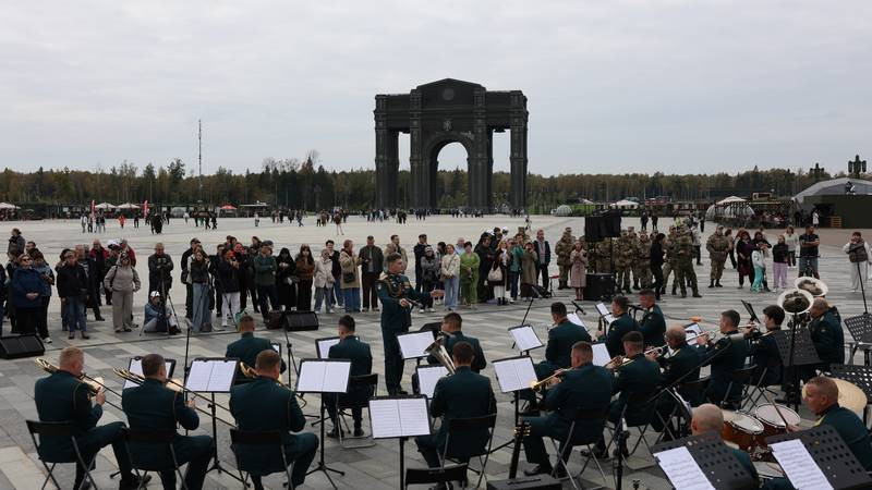 Военные оркестры в парках: в Одинцовском округе завершился юбилейный сезон (2026)